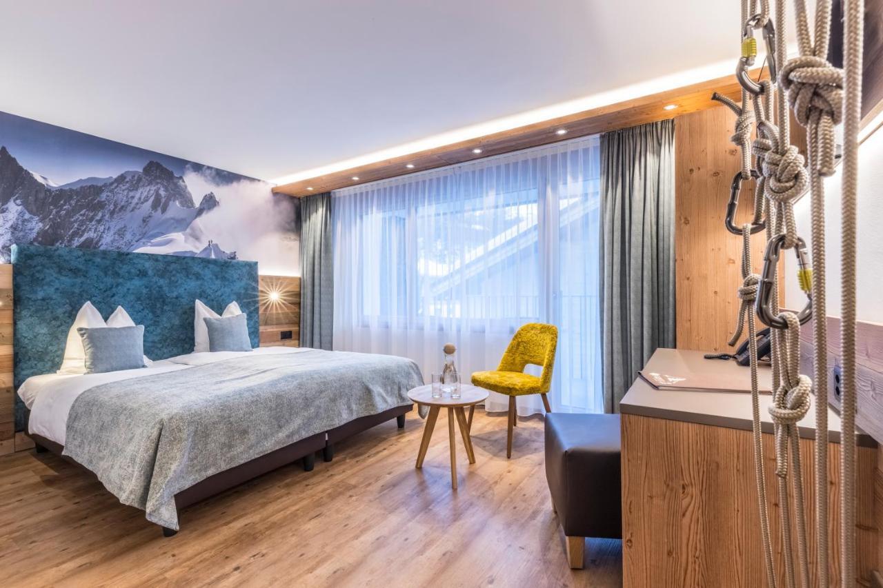 Hemizeus & Iremia Hotel